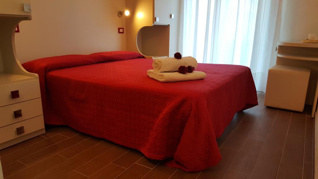 רימיני Hotel Perla Verde חדר תמונה